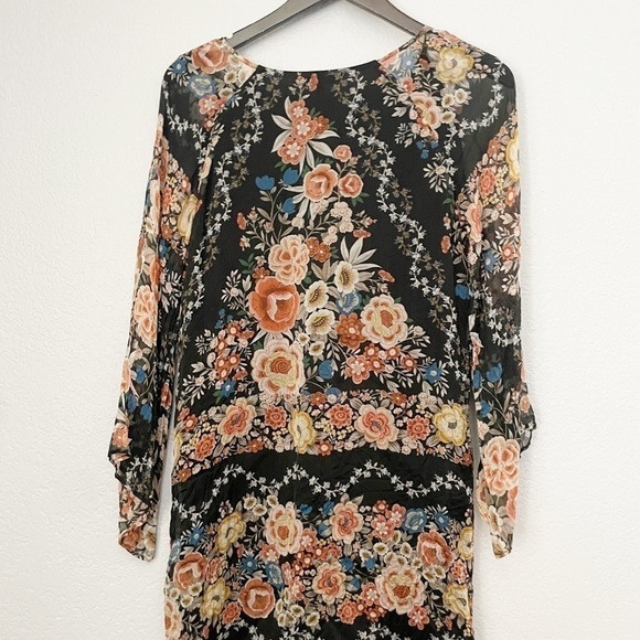 LAVENDER BROWN Black Floral V-Neck Long Sleeve Shift Mini Dress Small - Picture 6 of 8